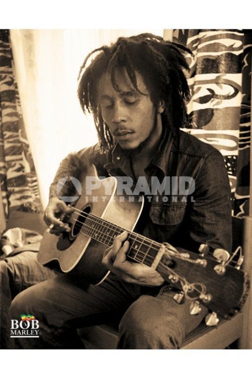 plagát Bob Marley (Sitting) - MPP50272 - PYRAMID POSTERS